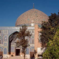 1977iran-A039-00-Isfahan---lotfolah-mosque-5.jpg
