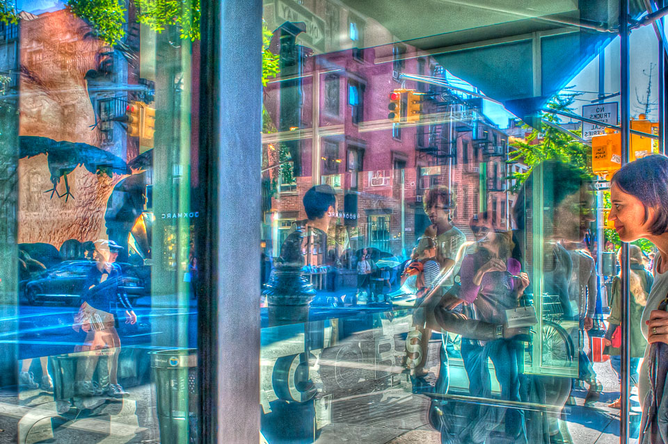 20101002-A007-H1g-NYC-west-village-window-shopping.jpg