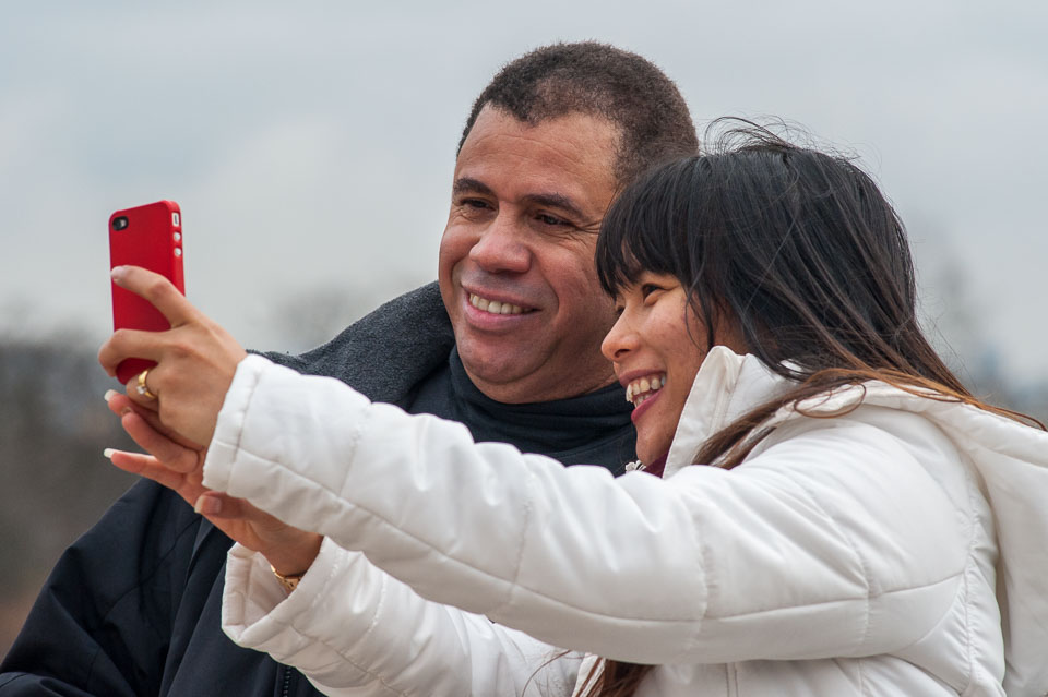 20120218-A008-00-people-photography-at-Tour-Eiffel.jpg